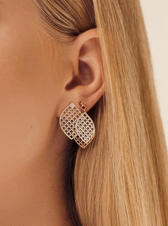 Kierrätetystä sterlinghopeasta valmistetut korvakorut DIAMOND LEAF